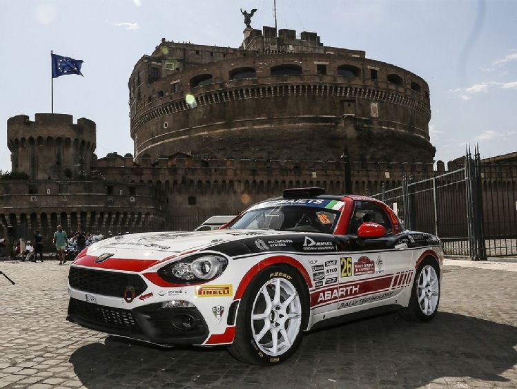 Rajdowy Puchar Abartha 2020: Abarth 124 rally odpala swoje silniki podczas Rally di Roma Capitale, pierwszego etapu Rajdowych Mistrzostw Europy FIA 2020